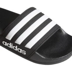 Sandales Pour Enfants (Junior) Adidas - ADILETTE SHOWER 11 Sandales Pour Enfants (Junior) Adidas - ADILETTE SHOWER -Go Sport Boutique adidas adilette shower bg blanc noir 005148 249 04 0c310118 2846 4725 9b5b efe6bd460b20
