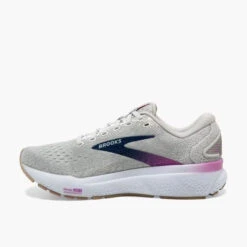 GHOST 16 - Souliers De Course Pour Femmes - Brooks (Exclusivité Web) -Go Sport Boutique brooks ghost 16 gris 819400 610 03 5fec617f d6fc 4d21 9807 e6374e9b24f1