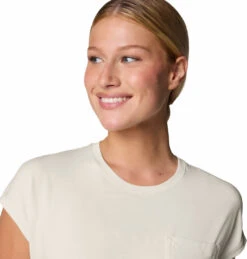 T-shirt Columbia Pour Femmes - BOUNDLESS TREK -Go Sport Boutique columbia boundless trek short sleeve blanc 203348 618 02