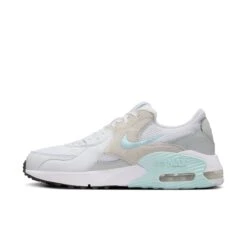 Souliers De Sport Pour Femmes Nike - AIR MAX EXCEE -Go Sport Boutique nike air max excee blanc bleu 713053 630 02 64d5646a 9a3f 45a1 871d 0ca0df2df016