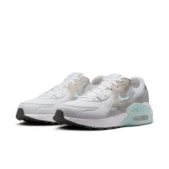 Souliers De Sport Pour Femmes Nike - AIR MAX EXCEE -Go Sport Boutique nike air max excee blanc bleu 713053 630 05 719571a8 c6bb 4cdd 857a 87039e86a802