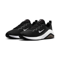 Souliers Multisport Pour Femmes Nike - BELLA 7 15 Souliers Multisport Pour Femmes Nike - BELLA 7 -Go Sport Boutique nike bella 7 blanc noir 713507 649 02