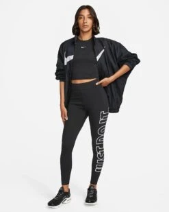 HIGH-WAISTED GRAPHIC LEGGINGS - Leggings Pour Femmes - Nike -Go Sport Boutique nike high waisted graphic leggings noir 174179 612 03