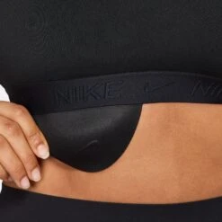 INDY BRA LIGHT SUPPORT - Top De Sport - Nike -Go Sport Boutique nike indy bra light support noir 171162 612 03 36c544e7 bbf4 4ad3 9968 40a261e7fba8
