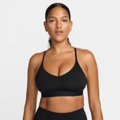 INDY BRA LIGHT SUPPORT - Top De Sport - Nike -Go Sport Boutique nike indy bra light support noir 171162 612 1fa41b96 8f34 4f36 96c8 68f72a23dfab