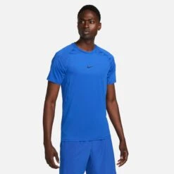 T-shirt Pour Hommes Nike - SLIM TOP -Go Sport Boutique nike lim short sleeve top bleu royal 174929 152