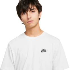 T-shirt Nike Pour Hommes - NIKE SPORTSWEAR CLUB -Go Sport Boutique nike nike sportswear club blanc noir 171048 049 02 3e6d2082 1018 4dd2 a47b 8fa197bead35