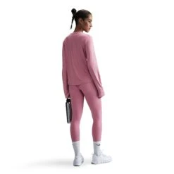 Chandail à Manches Longues Pour Femmes Nike - ONE CLASSIC 28 Chandail à Manches Longues Pour Femmes Nike - ONE CLASSIC -Go Sport Boutique nike nk one classic ls rose pale 506801 661 01