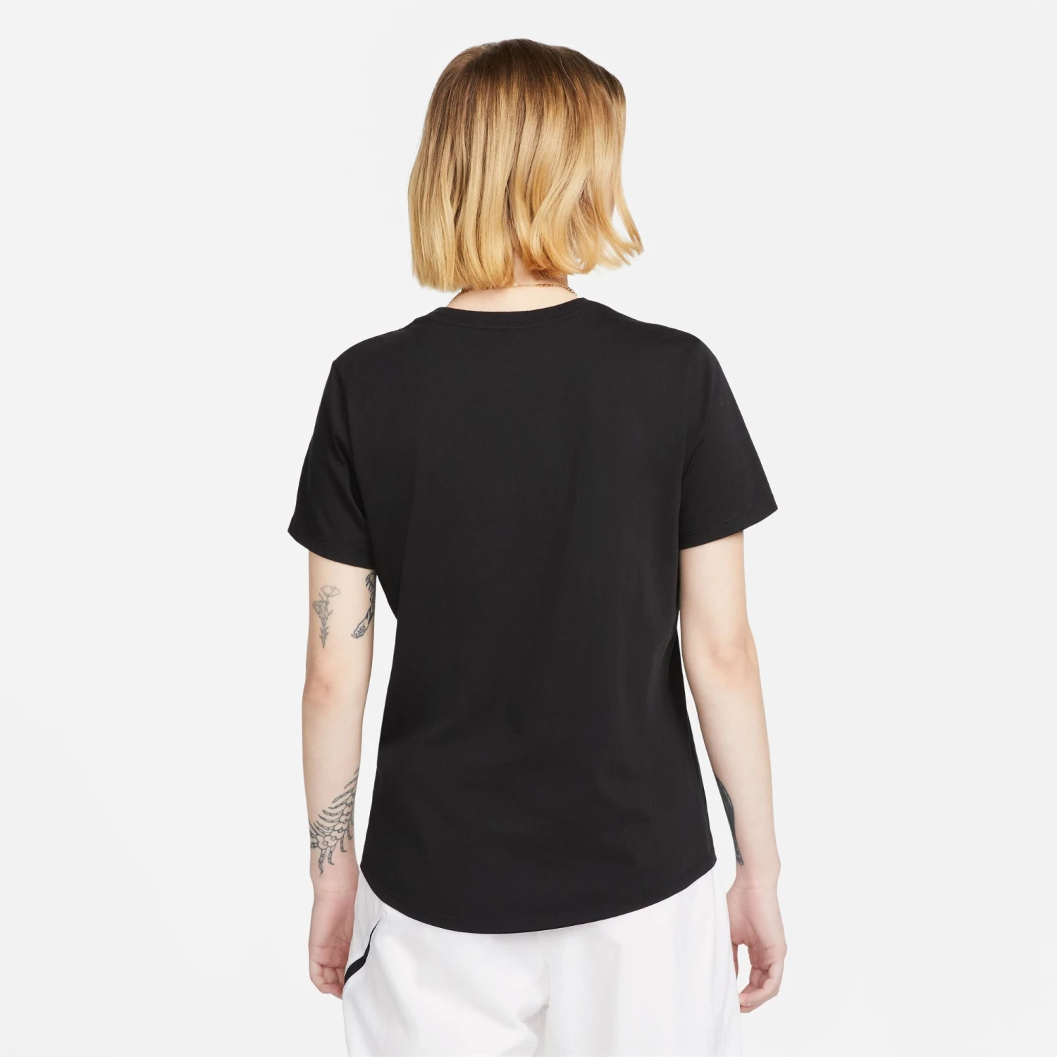 T-shirt Nike Pour Femmes - WOMEN'S T-SHIRT 13 T-shirt Nike Pour Femmes - WOMEN'S T-SHIRT – Image 11