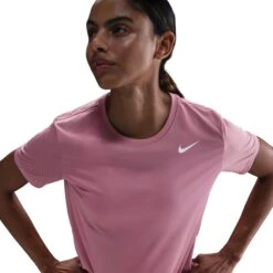 T-Shirt Pour Femmes Nike - WOMEN'S TEE 26 T-Shirt Pour Femmes Nike - WOMEN'S TEE -Go Sport Boutique nike womens tee rose pale 174120 661 02 f3c42381 bb72 4fe3 8b4a f16ed5354094