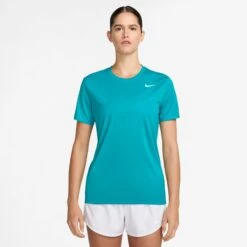 T-Shirt Pour Femmes Nike - WOMEN'S TEE 21 T-Shirt Pour Femmes Nike - WOMEN'S TEE -Go Sport Boutique nike womens tee turquoise 174120 670