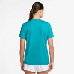 T-Shirt Pour Femmes Nike - WOMEN'S TEE 30 T-Shirt Pour Femmes Nike - WOMEN'S TEE -Go Sport Boutique nike womens tee turquoise 174120 670 01