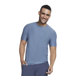 T-Shirt Pour Hommes Skechers - GO DRI ALL DAY -Go Sport Boutique skechers godri all day tee bleu gris 892133 032 8c14c943 471b 4f3a bce5 53c1699a8527