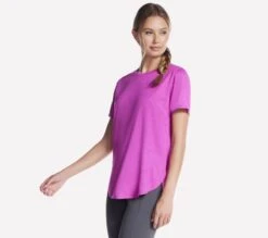 T-shirt Pour Femmes Skechers - GO DRI SWIFT TEE -Go Sport Boutique skechers godri swift tee fushia 892128 615 01 6b847418 c083 4f22 96f8 71a15461661d