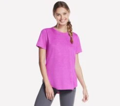 T-shirt Pour Femmes Skechers - GO DRI SWIFT TEE -Go Sport Boutique skechers godri swift tee fushia 892128 615 7d71c002 6ecb 4d67 83ed 59c3494eb941