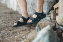 DWAYNE SANDAL - Sandales Pour Hommes - Sportchief 25 DWAYNE SANDAL - Sandales Pour Hommes - Sportchief -Go Sport Boutique sportchief dwayne sandal marine 621319 111 05 80a7db2b c3bd 4323 9e28 bad5d164bfad