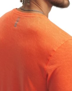 T-shirt Pour Hommes Under Armour - LAUNCH CAMO SHORTSLEEVE -Go Sport Boutique under armour canada launch camo shortsleeve rouge 138681 113 02